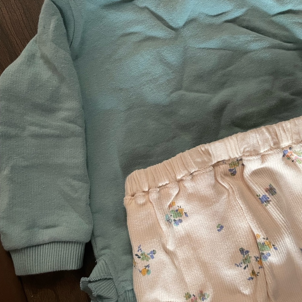 Zara Set - Picture 4 of 5